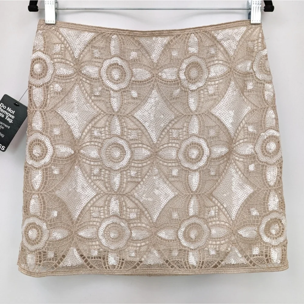 Express Mini Skirt Sequinned Metallic Crocheted Lace White Rose Gold size 8 NWT